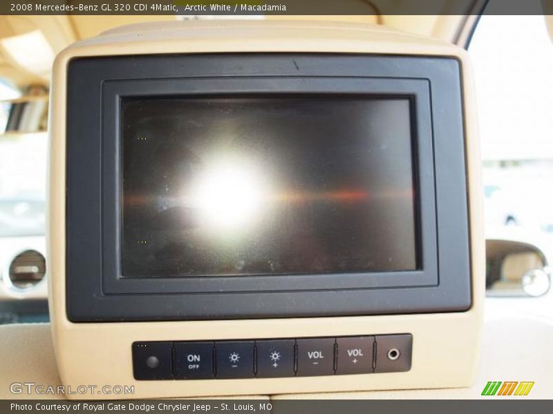 Arctic White / Macadamia 2008 Mercedes-Benz GL 320 CDI 4Matic