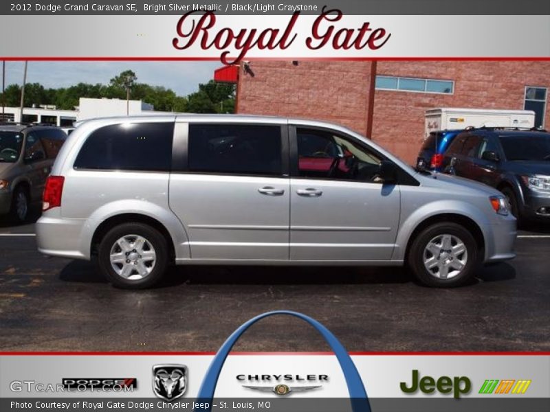 Bright Silver Metallic / Black/Light Graystone 2012 Dodge Grand Caravan SE