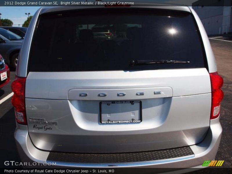 Bright Silver Metallic / Black/Light Graystone 2012 Dodge Grand Caravan SE