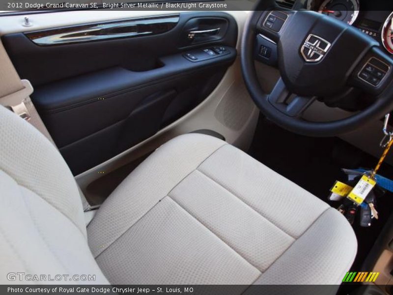 Bright Silver Metallic / Black/Light Graystone 2012 Dodge Grand Caravan SE