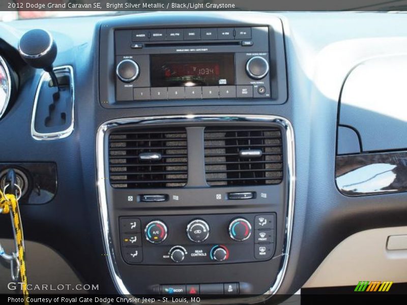 Bright Silver Metallic / Black/Light Graystone 2012 Dodge Grand Caravan SE