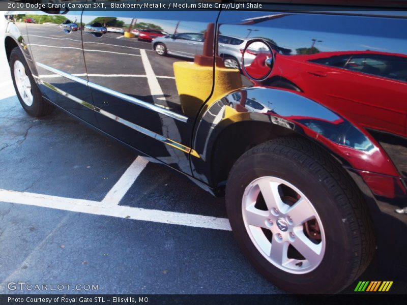 Blackberry Metallic / Medium Slate Gray/Light Shale 2010 Dodge Grand Caravan SXT