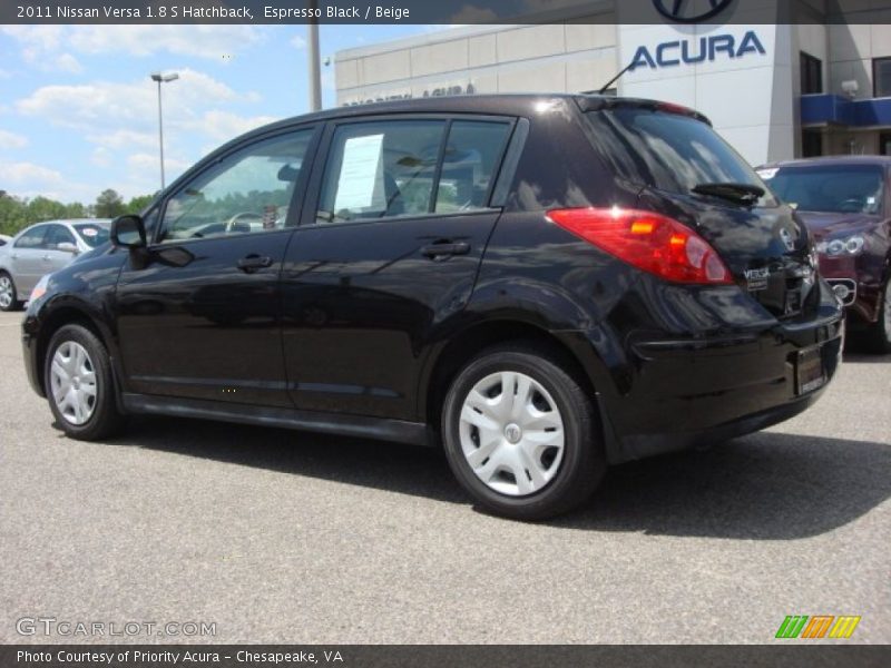 Espresso Black / Beige 2011 Nissan Versa 1.8 S Hatchback