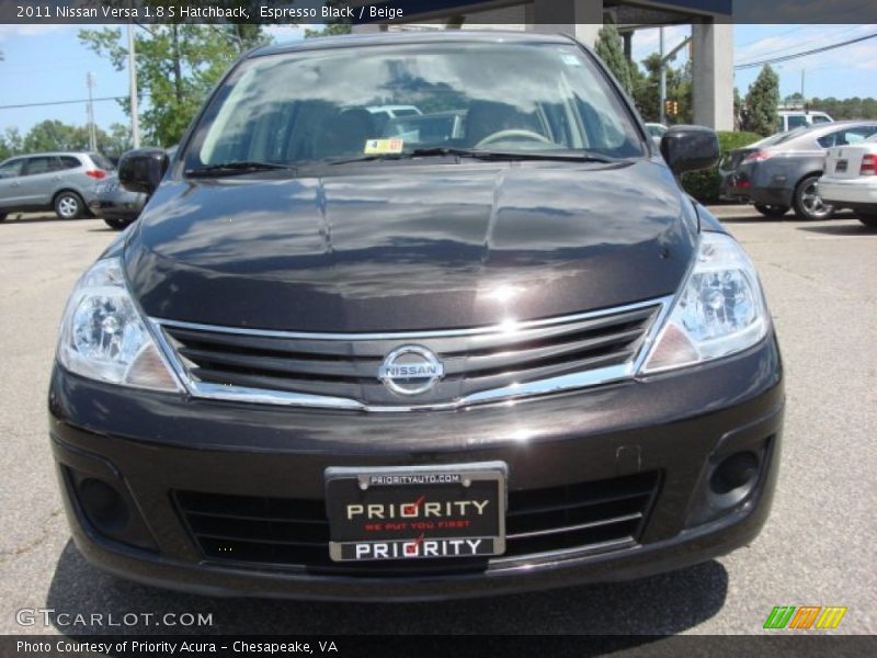 Espresso Black / Beige 2011 Nissan Versa 1.8 S Hatchback