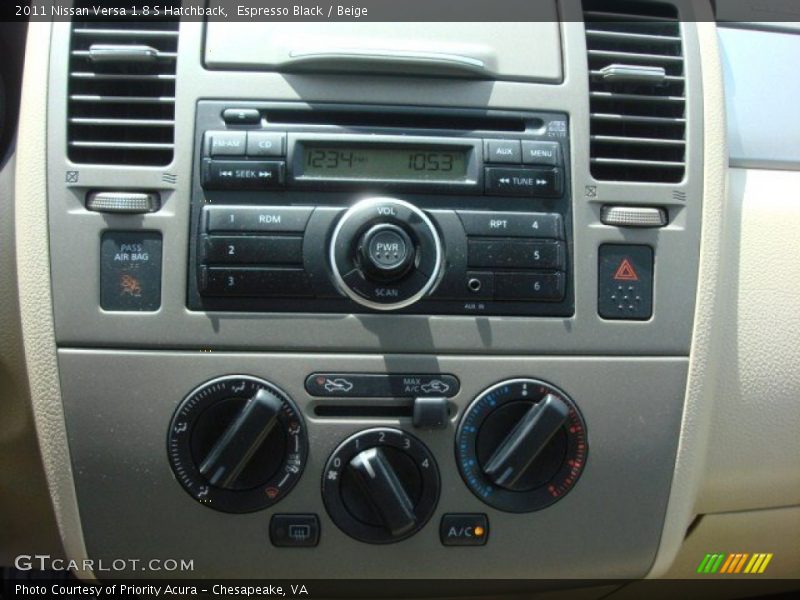 Espresso Black / Beige 2011 Nissan Versa 1.8 S Hatchback