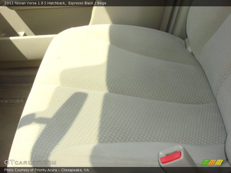 Espresso Black / Beige 2011 Nissan Versa 1.8 S Hatchback