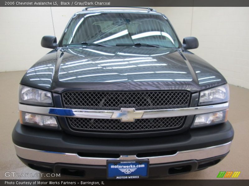 Black / Gray/Dark Charcoal 2006 Chevrolet Avalanche LS