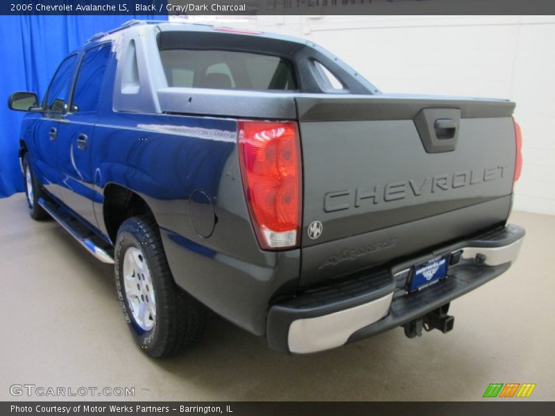 Black / Gray/Dark Charcoal 2006 Chevrolet Avalanche LS