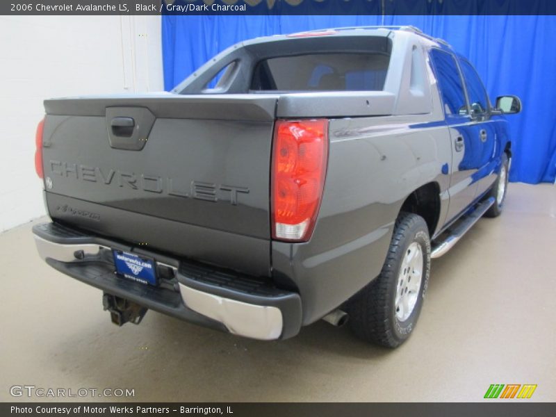 Black / Gray/Dark Charcoal 2006 Chevrolet Avalanche LS