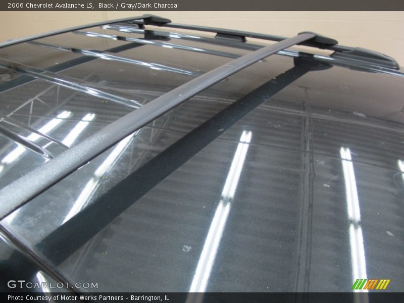 Black / Gray/Dark Charcoal 2006 Chevrolet Avalanche LS