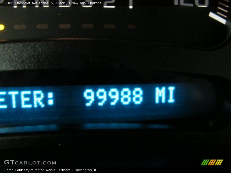 Black / Gray/Dark Charcoal 2006 Chevrolet Avalanche LS