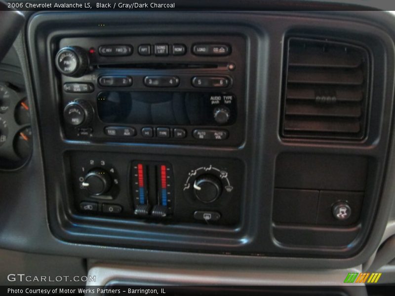 Black / Gray/Dark Charcoal 2006 Chevrolet Avalanche LS