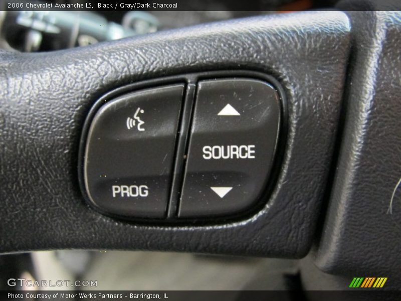 Black / Gray/Dark Charcoal 2006 Chevrolet Avalanche LS