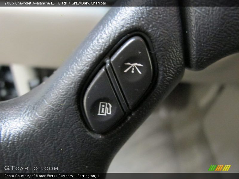 Black / Gray/Dark Charcoal 2006 Chevrolet Avalanche LS