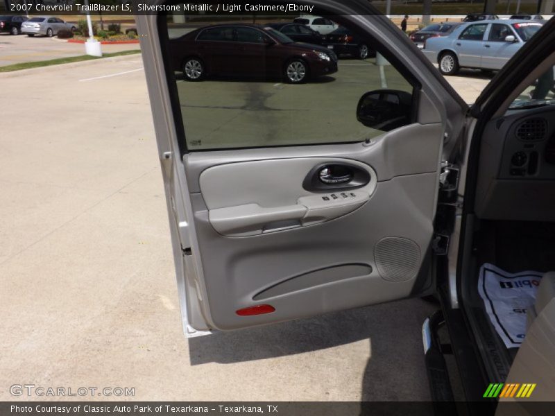 Silverstone Metallic / Light Cashmere/Ebony 2007 Chevrolet TrailBlazer LS