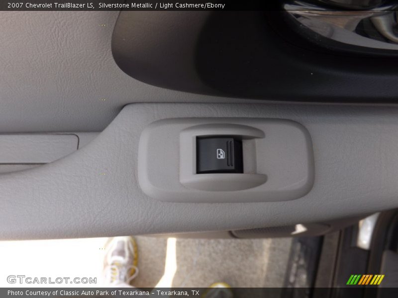 Silverstone Metallic / Light Cashmere/Ebony 2007 Chevrolet TrailBlazer LS