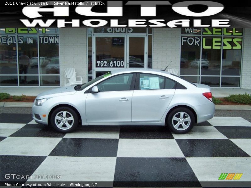 Silver Ice Metallic / Jet Black 2011 Chevrolet Cruze LT