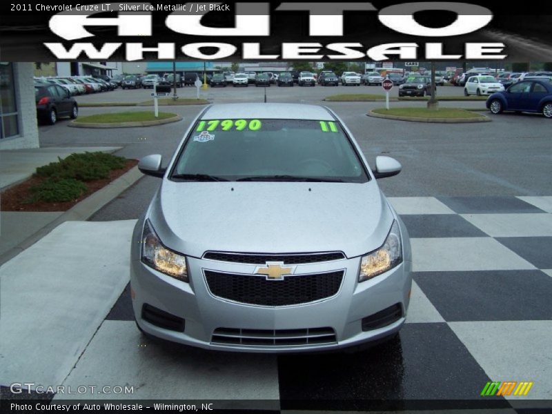 Silver Ice Metallic / Jet Black 2011 Chevrolet Cruze LT