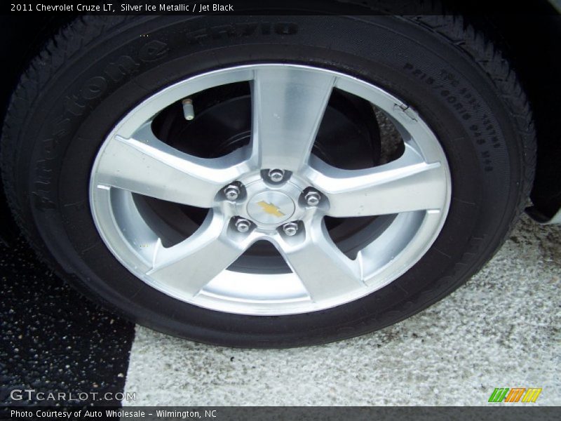 Silver Ice Metallic / Jet Black 2011 Chevrolet Cruze LT