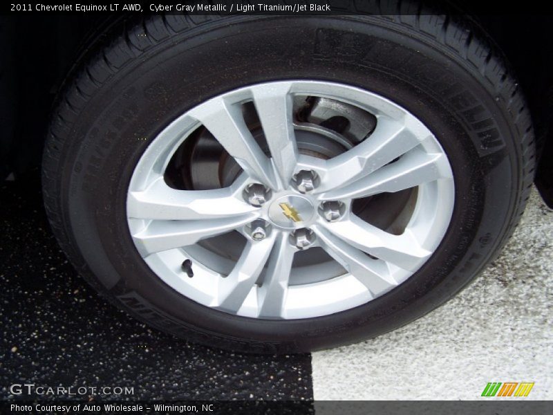 Cyber Gray Metallic / Light Titanium/Jet Black 2011 Chevrolet Equinox LT AWD