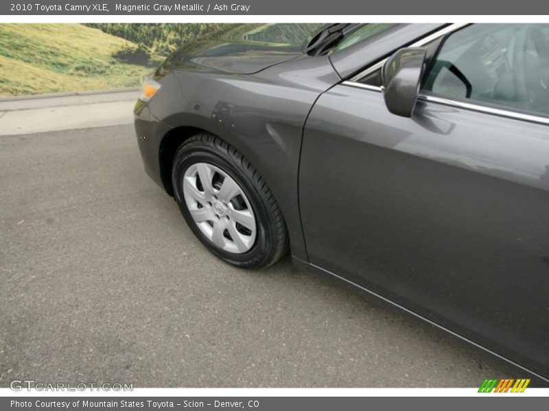 Magnetic Gray Metallic / Ash Gray 2010 Toyota Camry XLE