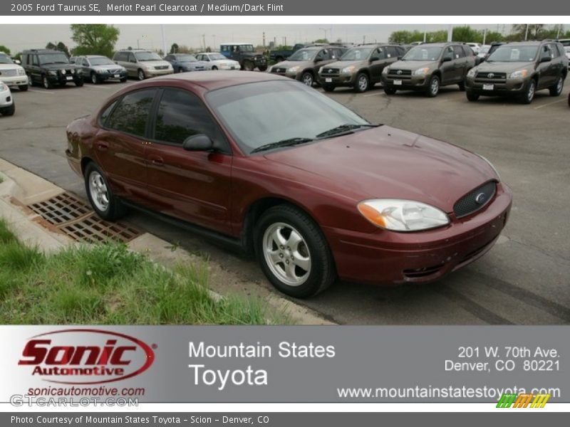 Merlot Pearl Clearcoat / Medium/Dark Flint 2005 Ford Taurus SE
