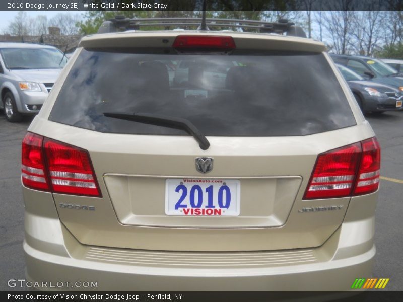 White Gold / Dark Slate Gray 2010 Dodge Journey SE