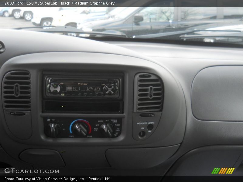 Black / Medium Graphite Grey 2003 Ford F150 XL SuperCab