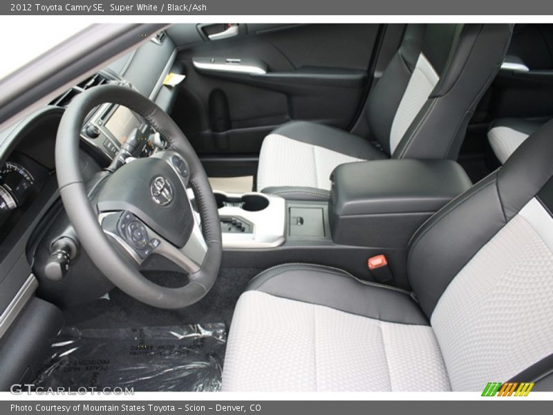 Super White / Black/Ash 2012 Toyota Camry SE