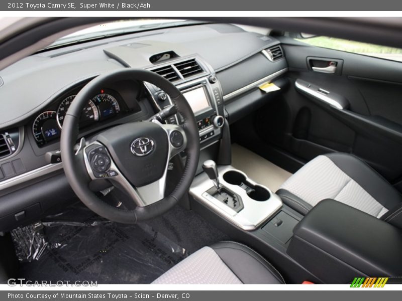 Super White / Black/Ash 2012 Toyota Camry SE