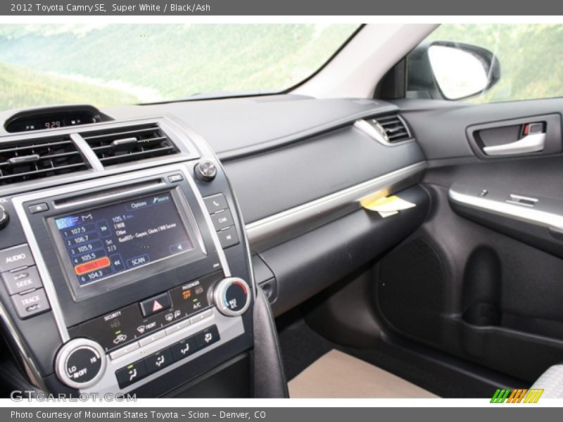 Super White / Black/Ash 2012 Toyota Camry SE