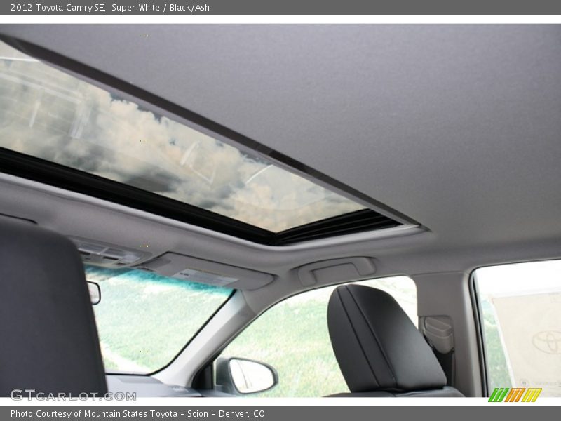 Super White / Black/Ash 2012 Toyota Camry SE