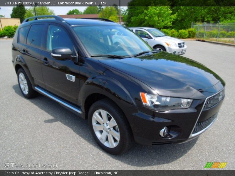Labrador Black Pearl / Black 2010 Mitsubishi Outlander SE