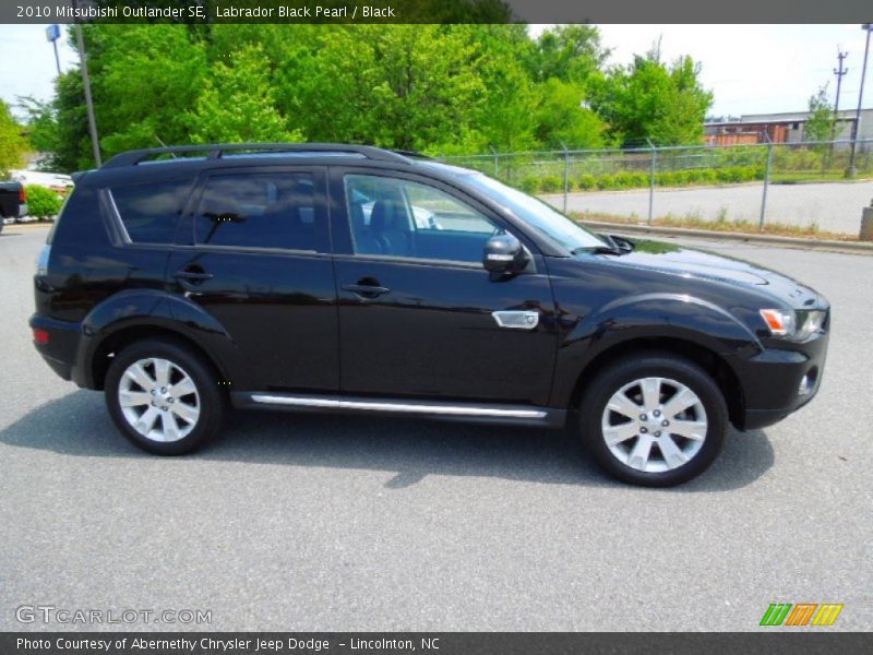 Labrador Black Pearl / Black 2010 Mitsubishi Outlander SE