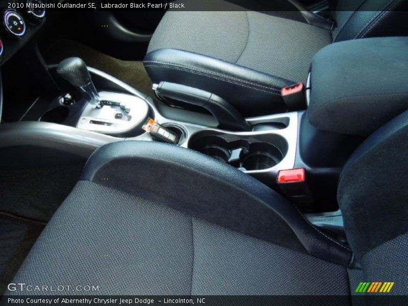 Labrador Black Pearl / Black 2010 Mitsubishi Outlander SE