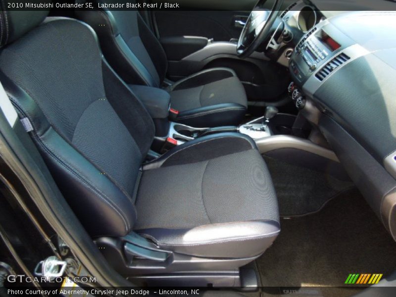Labrador Black Pearl / Black 2010 Mitsubishi Outlander SE