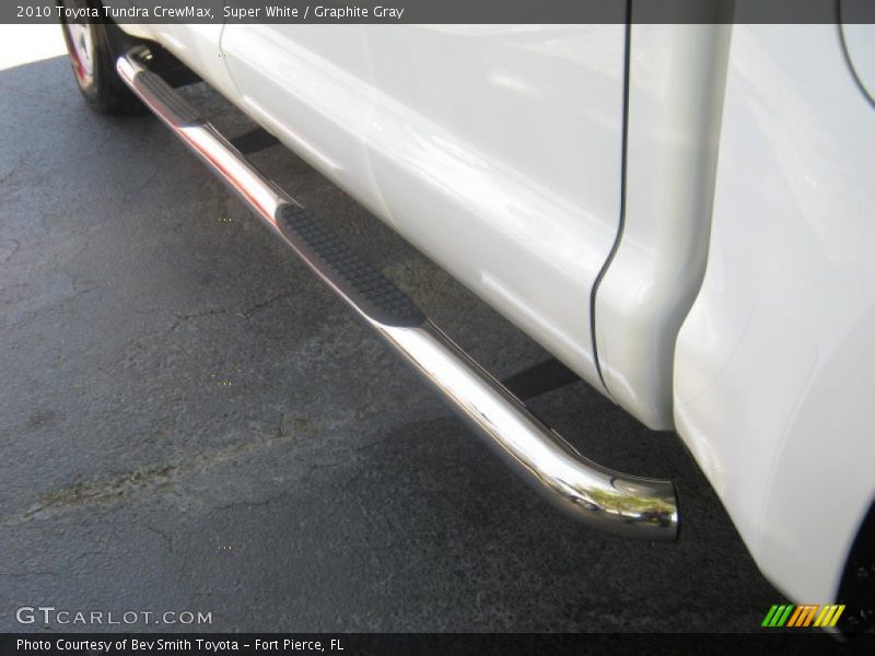 Super White / Graphite Gray 2010 Toyota Tundra CrewMax