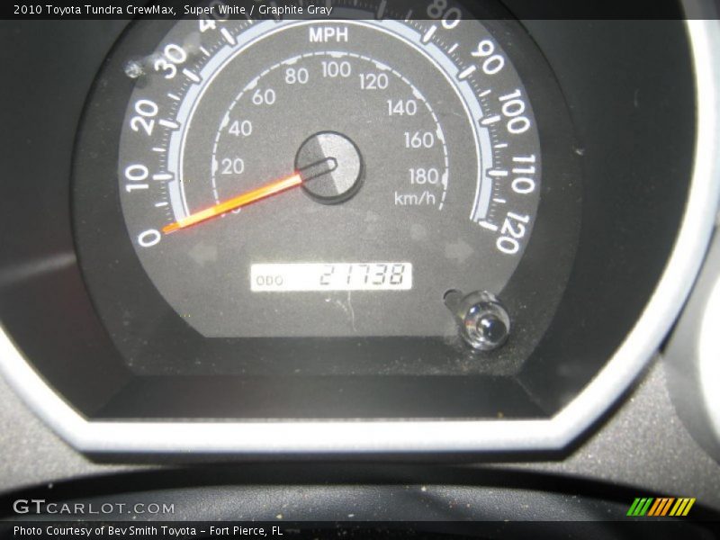 Super White / Graphite Gray 2010 Toyota Tundra CrewMax