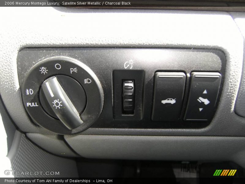 Satellite Silver Metallic / Charcoal Black 2006 Mercury Montego Luxury