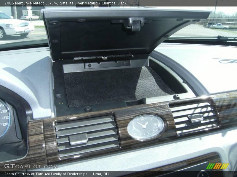 Satellite Silver Metallic / Charcoal Black 2006 Mercury Montego Luxury