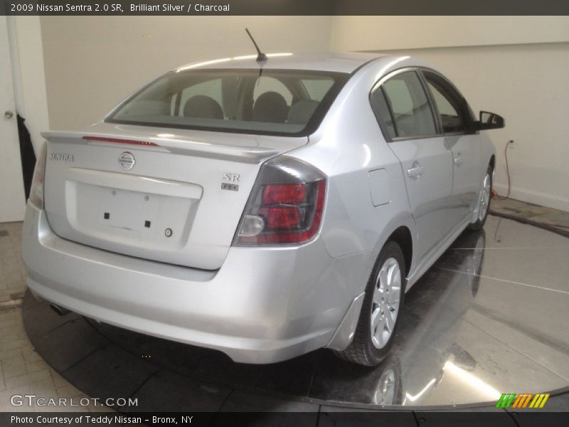 Brilliant Silver / Charcoal 2009 Nissan Sentra 2.0 SR