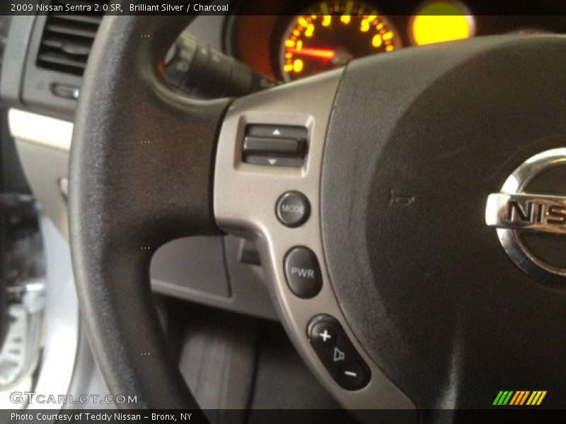 Brilliant Silver / Charcoal 2009 Nissan Sentra 2.0 SR