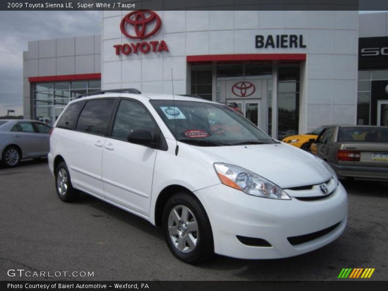 Super White / Taupe 2009 Toyota Sienna LE