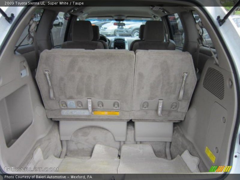 Super White / Taupe 2009 Toyota Sienna LE