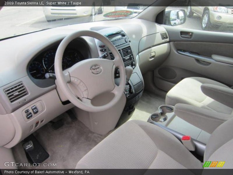 Super White / Taupe 2009 Toyota Sienna LE