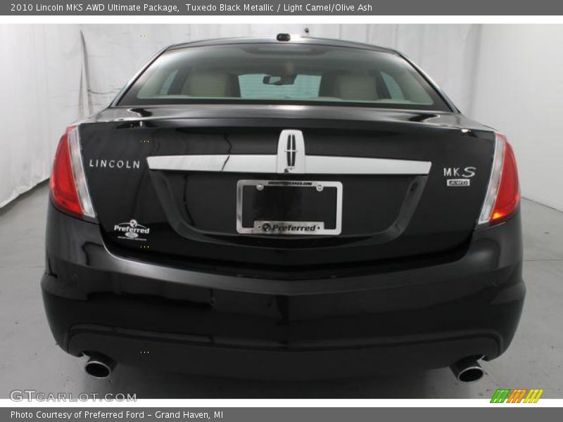 Tuxedo Black Metallic / Light Camel/Olive Ash 2010 Lincoln MKS AWD Ultimate Package
