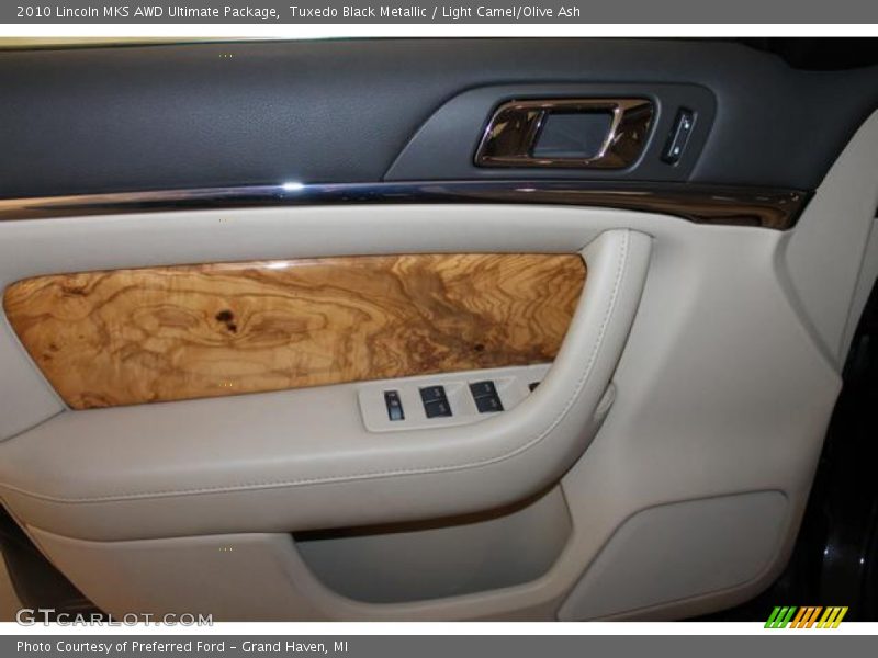 Tuxedo Black Metallic / Light Camel/Olive Ash 2010 Lincoln MKS AWD Ultimate Package