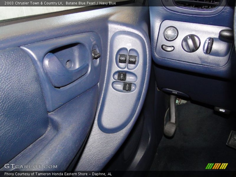 Butane Blue Pearl / Navy Blue 2003 Chrysler Town & Country LX