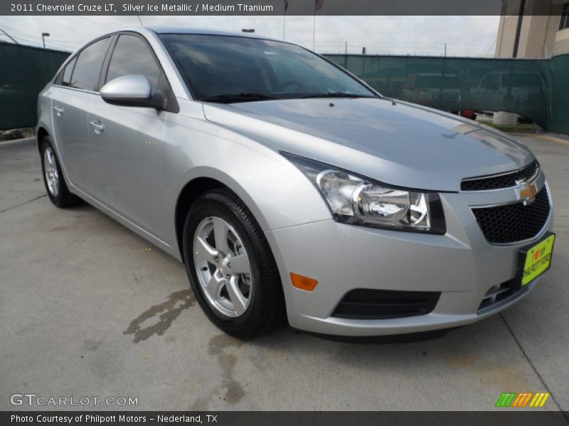 Silver Ice Metallic / Medium Titanium 2011 Chevrolet Cruze LT