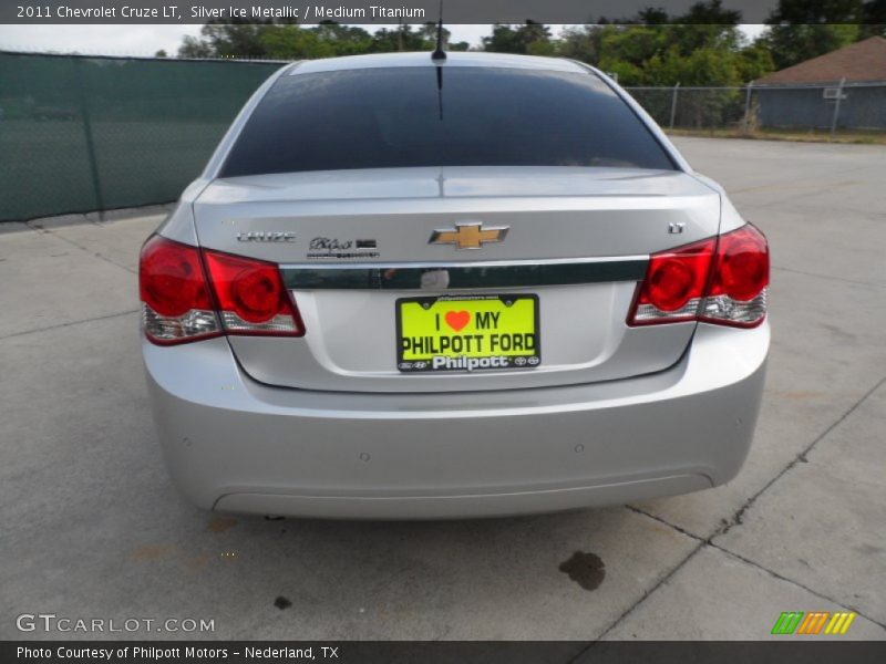 Silver Ice Metallic / Medium Titanium 2011 Chevrolet Cruze LT